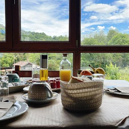 Hotel Avelina Cangas de Onis Bagian luar foto