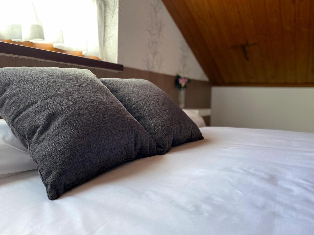 Hotel Avelina Cangas de Onis Bagian luar foto