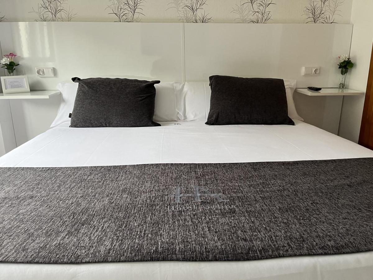 Hotel Avelina Cangas de Onis Bagian luar foto