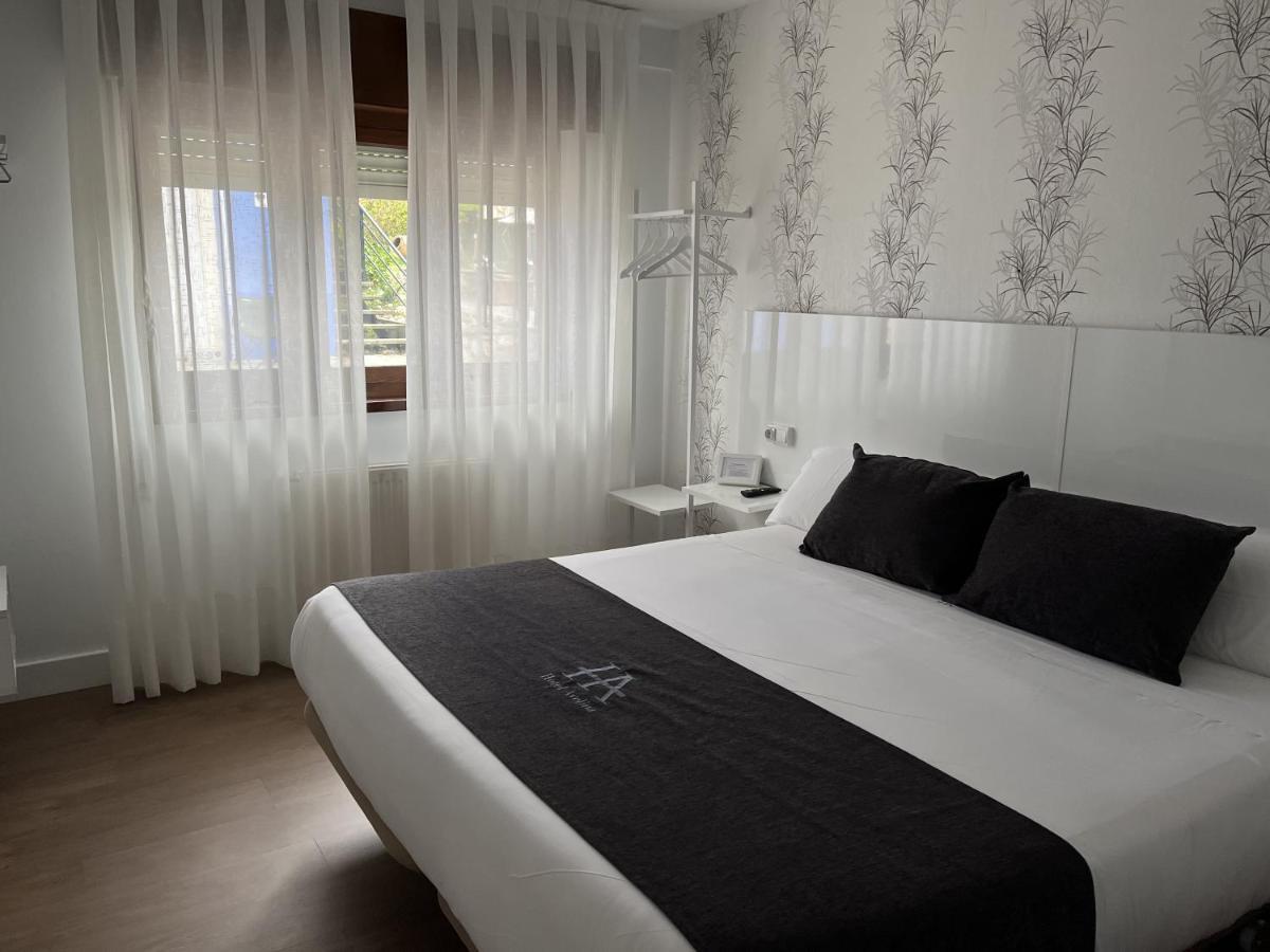 Hotel Avelina Cangas de Onis Bagian luar foto