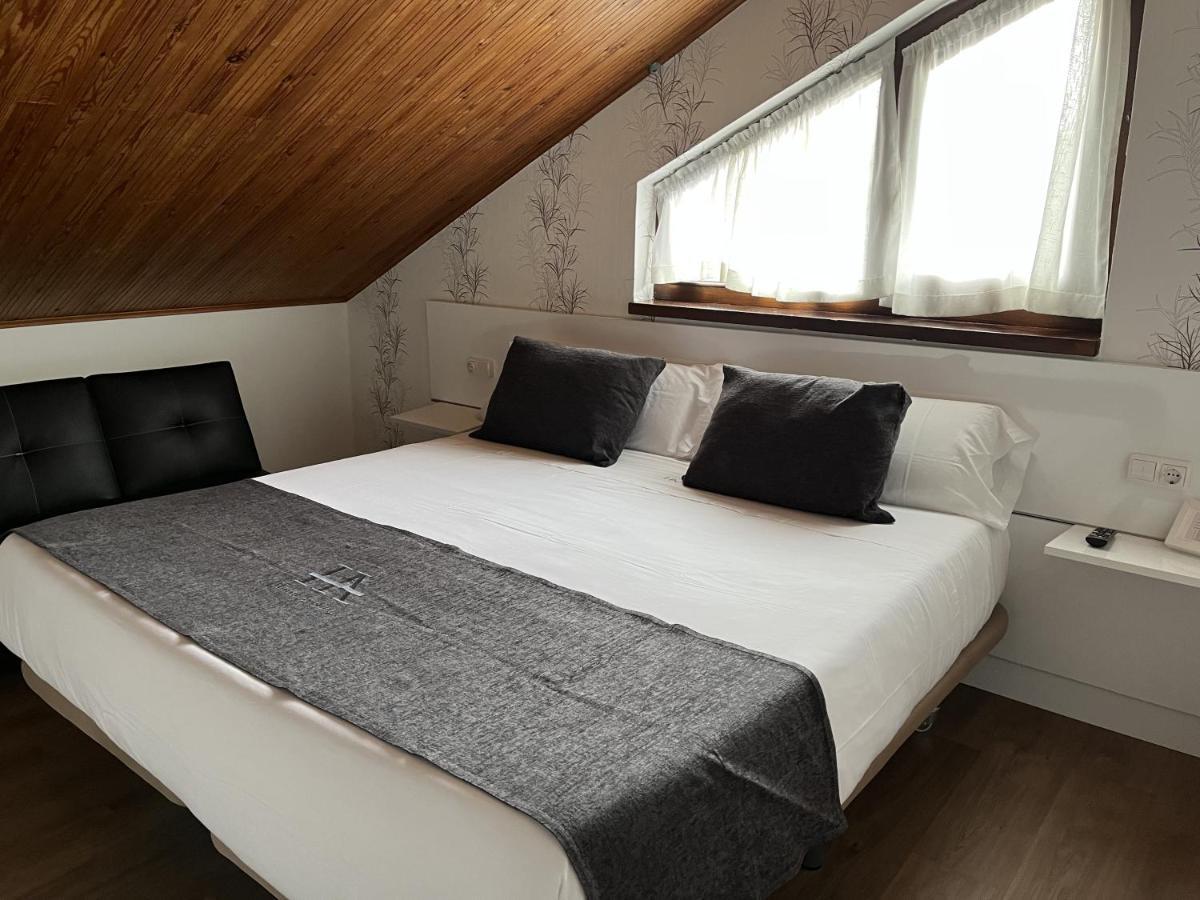 Hotel Avelina Cangas de Onis Bagian luar foto