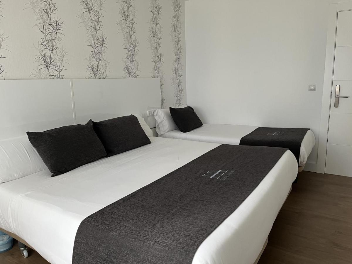 Hotel Avelina Cangas de Onis Bagian luar foto