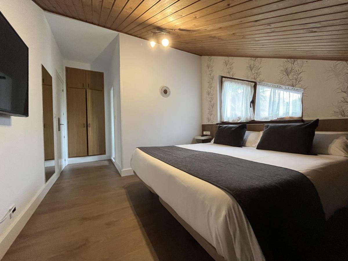 Hotel Avelina Cangas de Onis Bagian luar foto