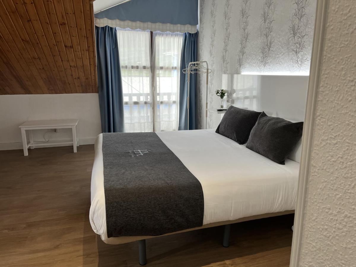 Hotel Avelina Cangas de Onis Bagian luar foto